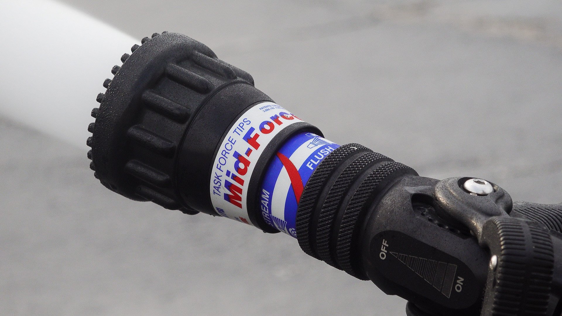 mid-force handline nozzle for firefighting from task force tips